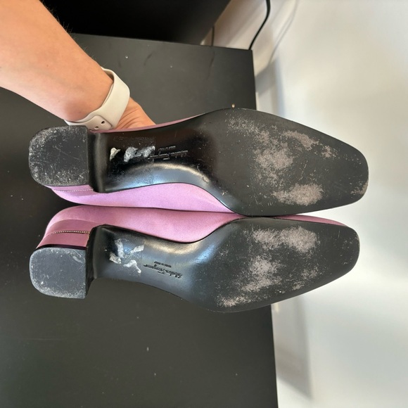 Salvatore Ferragamo lilac satin pumps with rhinestone embellishments - Picture 5 of 7